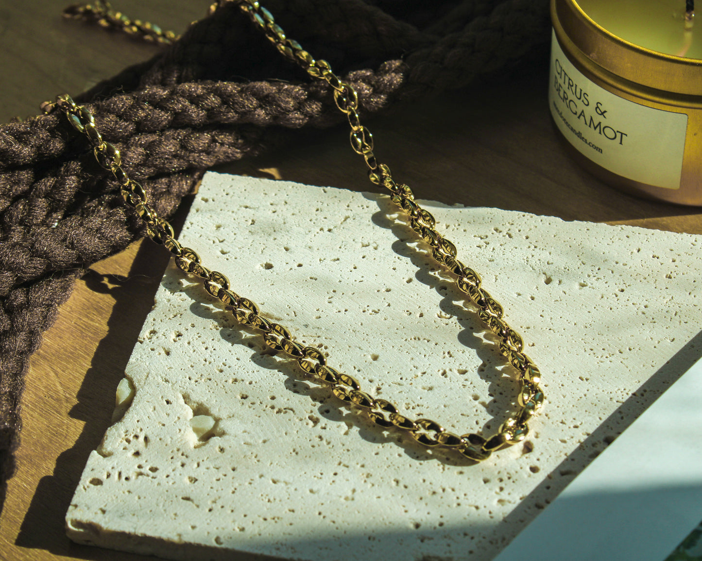 The Interlocked Shell Necklace - Gold