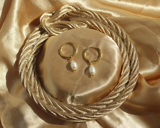 The Dangly Pearl Earrings - Gold