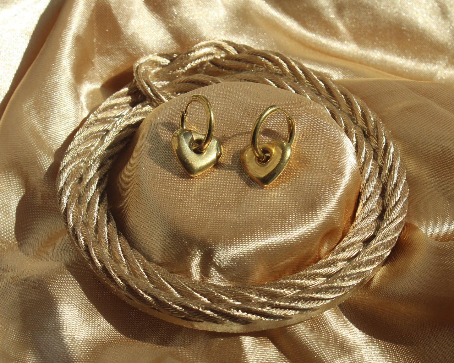 The Heart Hoop Earrings - Gold