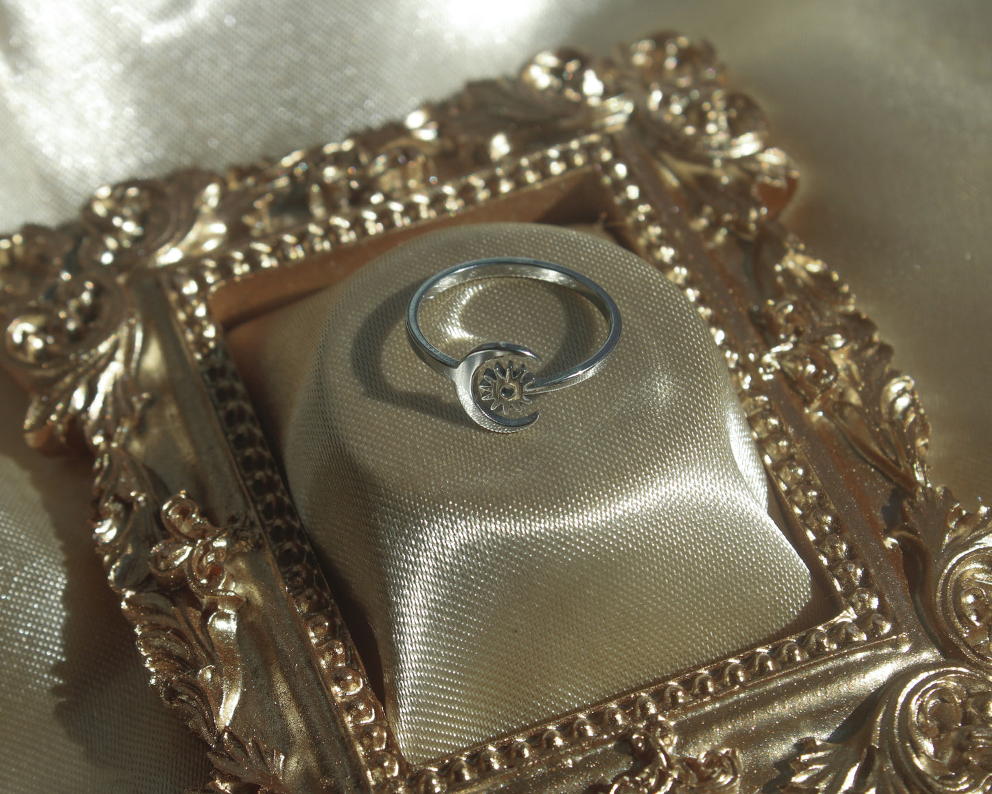 The Sun & Moon Ring - Silver