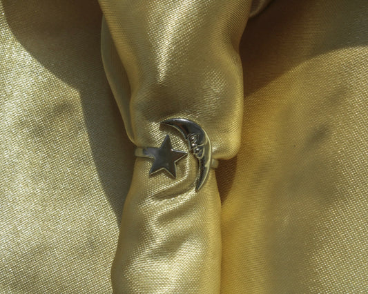 The Moon and Star Ring - Silver