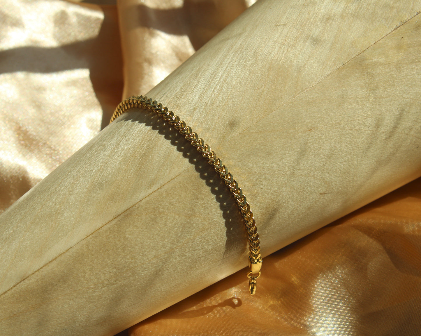 The Thick Braided Bracelet - Gold
